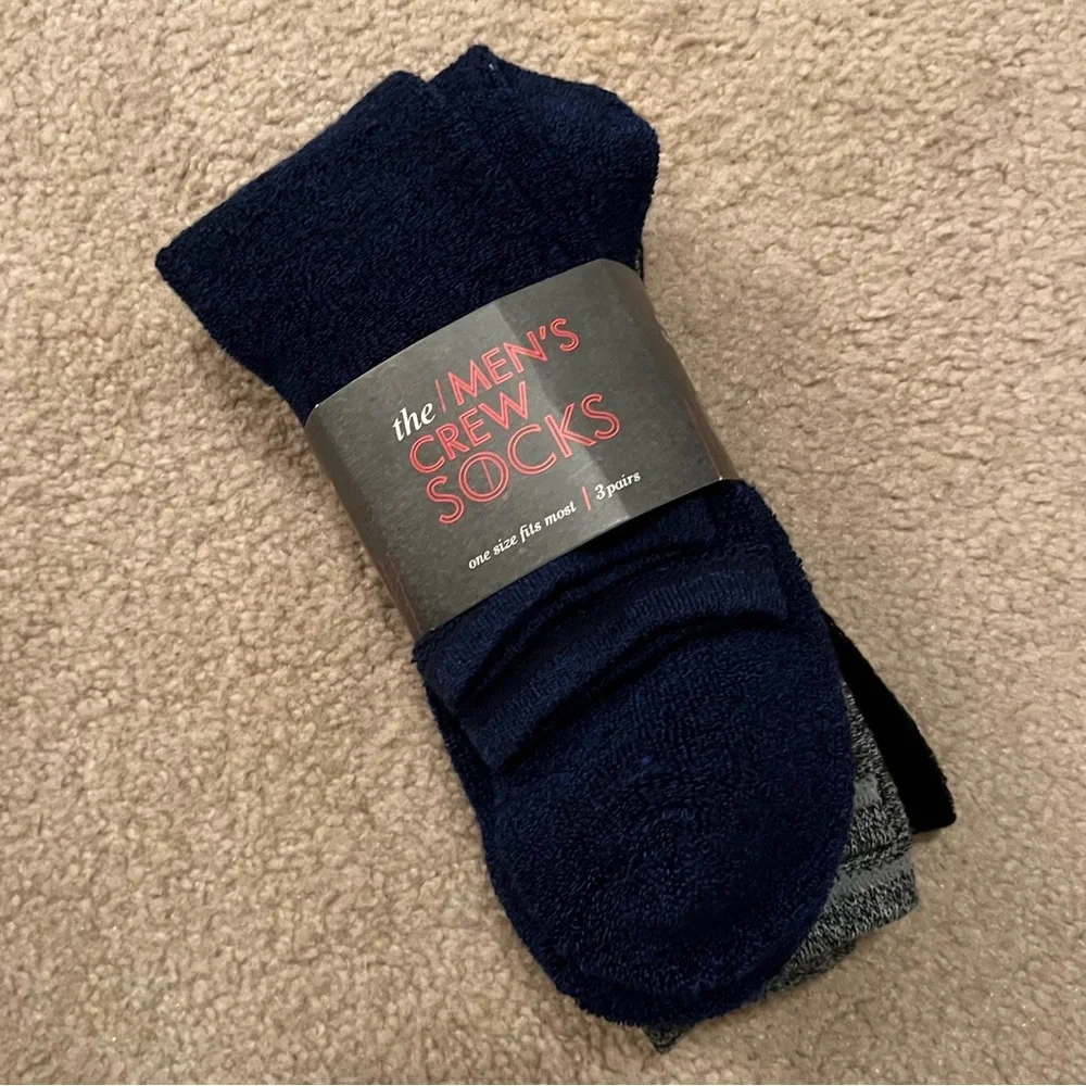 NWT Men's 3 PACK CREW SOCKS, ONE SIZE
